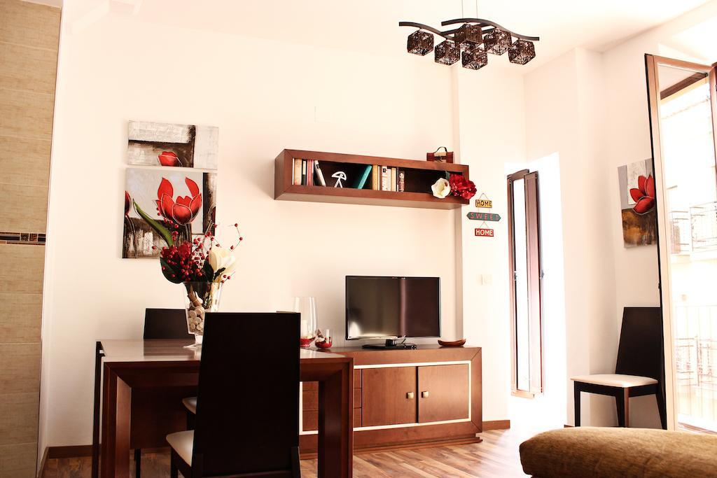 Apartamentos Casa de la Lonja Granada Ruang foto